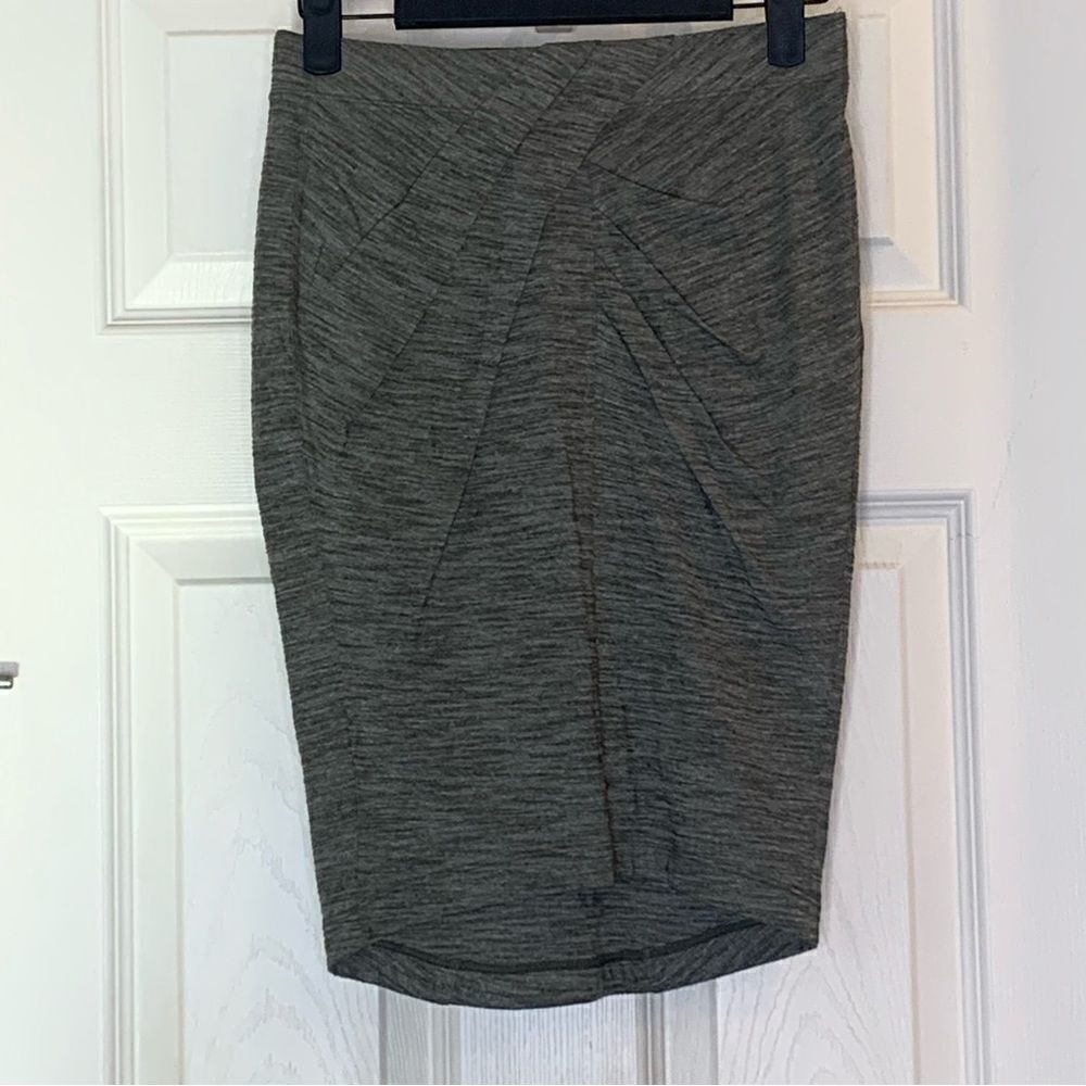 Lululemon Yoga Haven Skirt Heathered Fatigue Green Size 4